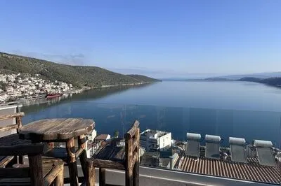 Suite 4 – A Two-Level Sanctuary with Captivating Gulf Views
