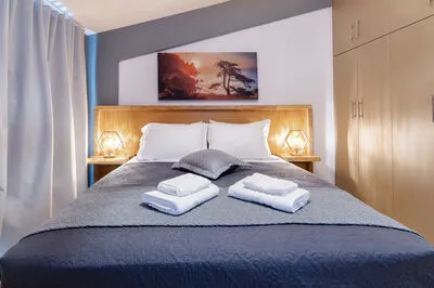 Suite 4 – A Two-Level Sanctuary with Captivating Gulf Views