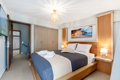 Suite 4 – A Two-Level Sanctuary with Captivating Gulf Views