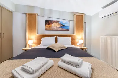 Suite 4 – A Two-Level Sanctuary with Captivating Gulf Views