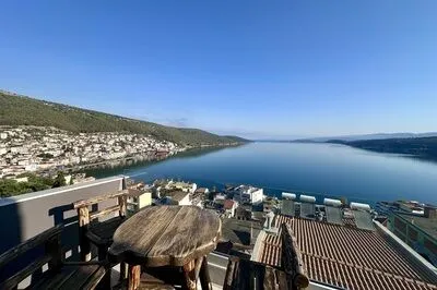 Suite 4 – A Two-Level Sanctuary with Captivating Gulf Views