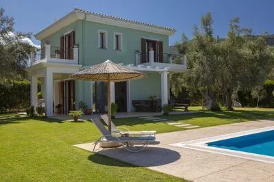 Secluded Villa Asprolià with salt water pool & large garden, close to town.