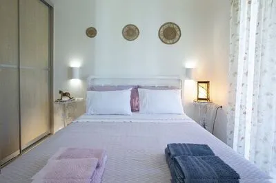 Secluded Villa Asprolià with salt water pool & large garden, close to town.