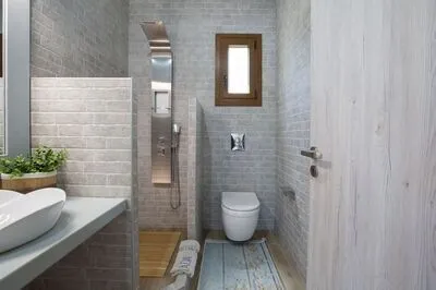 Secluded Villa Asprolià with salt water pool & large garden, close to town.