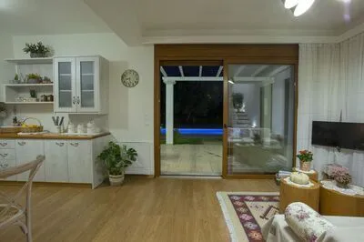 Secluded Villa Asprolià with salt water pool & large garden, close to town.