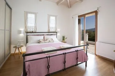 Secluded Villa Asprolià with salt water pool & large garden, close to town.