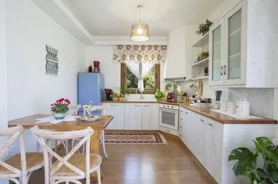 Secluded Villa Asprolià with salt water pool & large garden, close to town.