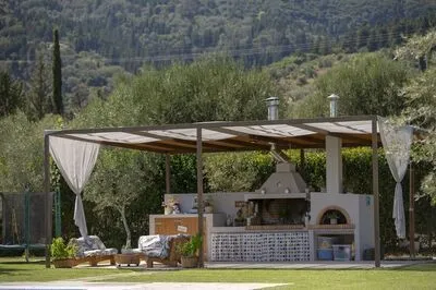 Secluded Villa Asprolià with salt water pool & large garden, close to town.