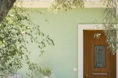 Secluded Villa Asprolià with salt water pool & large garden, close to town.
