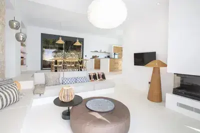 Nina’s Summer House – A Brand-New Seaview Sanctuary of Elegance