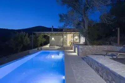 Nina’s Summer House – A Brand-New Seaview Sanctuary of Elegance