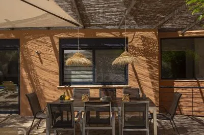 Villa Amoudia - Luxury Villa right on the beach with Private Pool