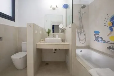 Villa Amoudia - Luxury Villa right on the beach with Private Pool