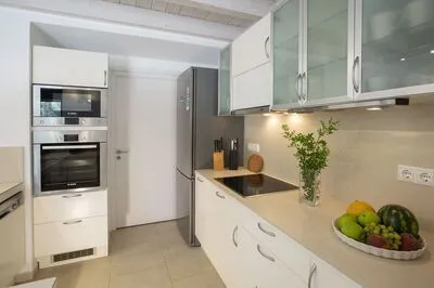 Villa Amoudia - Luxury Villa right on the beach with Private Pool