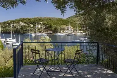 Villa Sivota, Exclusive Villa on the Beach with 99" Underground Cinema