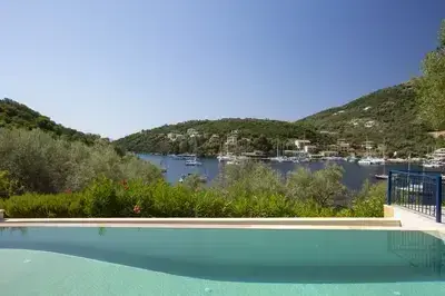 Villa Sivota, Exclusive Villa on the Beach with 99" Underground Cinema