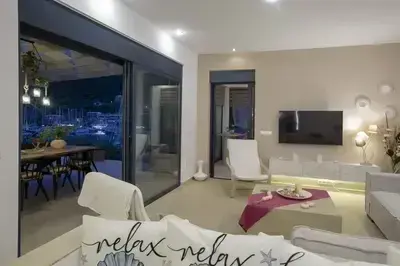 Villa Sivota, Exclusive Villa on the Beach with 99" Underground Cinema