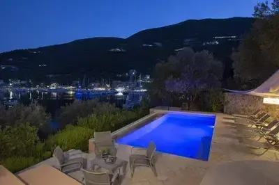Villa Sivota, Exclusive Villa on the Beach with 99" Underground Cinema