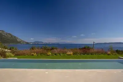 Amber by the sea – Elegant Villa with amazing view and XLarge Infinity Pool