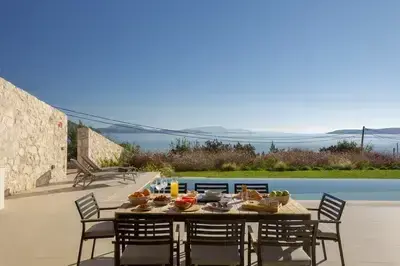 Amber by the sea – Elegant Villa with amazing view and XLarge Infinity Pool