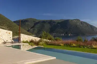 Amber by the sea – Elegant Villa with amazing view and XLarge Infinity Pool