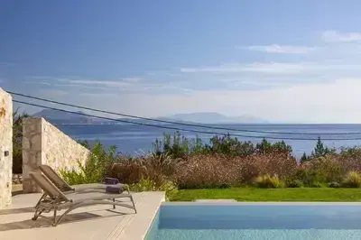 Amber by the sea – Elegant Villa with amazing view and XLarge Infinity Pool