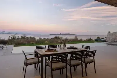 Amber by the sea – Elegant Villa with amazing view and XLarge Infinity Pool