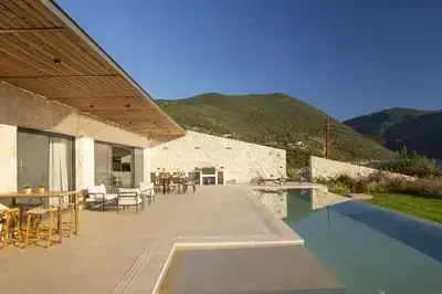 Amber by the sea – Elegant Villa with amazing view and XLarge Infinity Pool