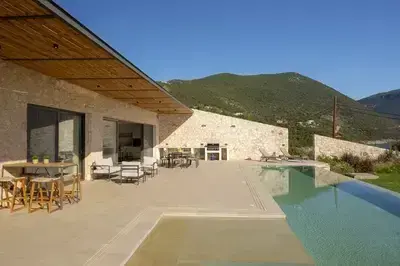Amber by the sea – Elegant Villa with amazing view and XLarge Infinity Pool