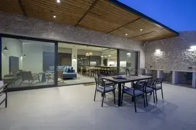 Amber by the sea – Elegant Villa with amazing view and XLarge Infinity Pool