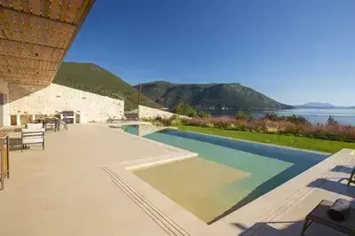 Amber by the sea – Elegant Villa with amazing view and XLarge Infinity Pool
