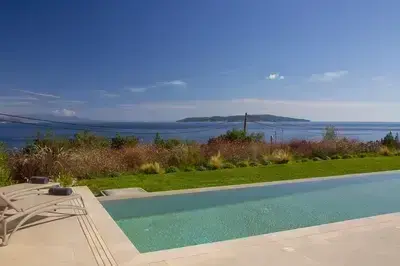 Amber by the sea – Elegant Villa with amazing view and XLarge Infinity Pool