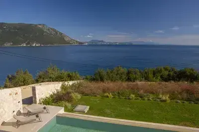 Amber by the sea – Elegant Villa with amazing view and XLarge Infinity Pool