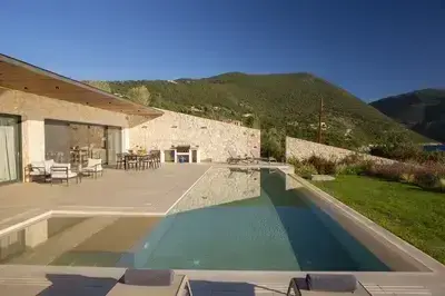 Amber by the sea – Elegant Villa with amazing view and XLarge Infinity Pool