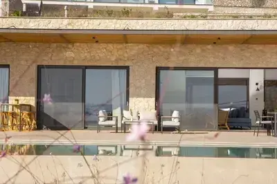 Amber by the sea – Elegant Villa with amazing view and XLarge Infinity Pool
