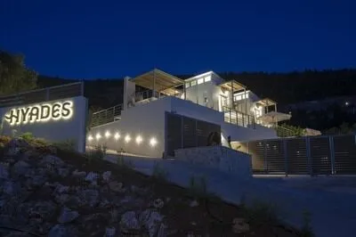 Hyades Villa A – A Serene Luxury Retreat near Agios Nikitas village
