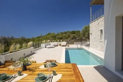 Hyades Villa A – A Serene Luxury Retreat near Agios Nikitas village