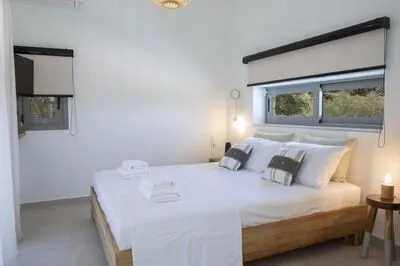 Hyades Villa B – A Premier Luxury Getaway near Kathisma beach