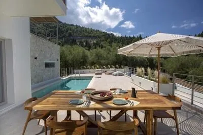 Hyades Villa B – A Premier Luxury Getaway near Kathisma beach