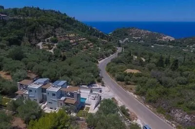 Hyades Villa B – A Premier Luxury Getaway near Kathisma beach