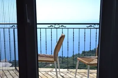 Large accommodation for up to 29 people with stunning sunsets in Kalamitsi