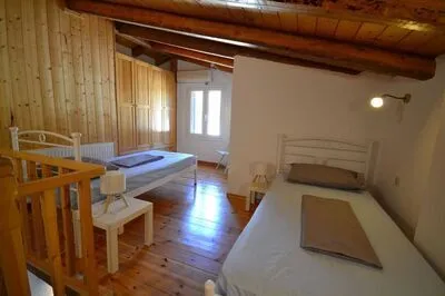 Large accommodation for up to 29 people with stunning sunsets in Kalamitsi