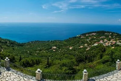Large accommodation for up to 29 people with stunning sunsets in Kalamitsi