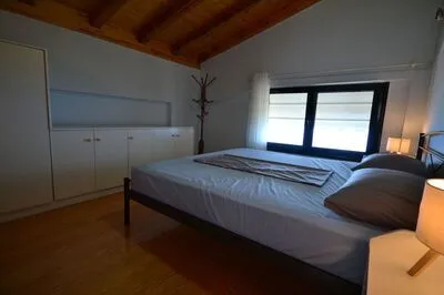 Large accommodation for up to 29 people with stunning sunsets in Kalamitsi