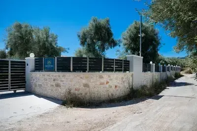 Charming Villa Penelope with Private Pool walking distance to Lefkada town