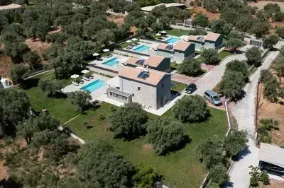 Small Villa Halipoma Odysseas with Private Pool near Ai Giannis Beach