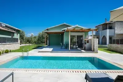 Small Villa Tilemahos with Private Pool near Ai Giannis Beach