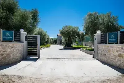Small Villa Tilemahos with Private Pool near Ai Giannis Beach