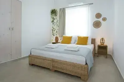 Villa Unalome – Seafront Luxury in the Picturesque Bay of Vlicho