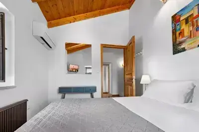 Myrtillo I Luxury Traditional House